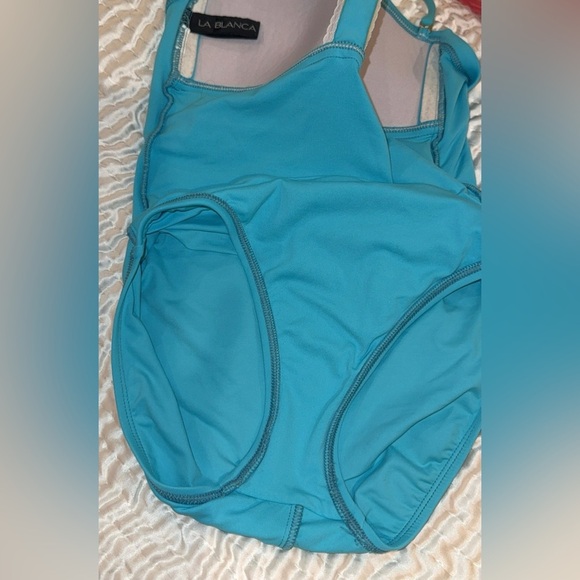 Gorgeous turquoise This bandini swimsuit from La Blanca - Picture 4 of 8